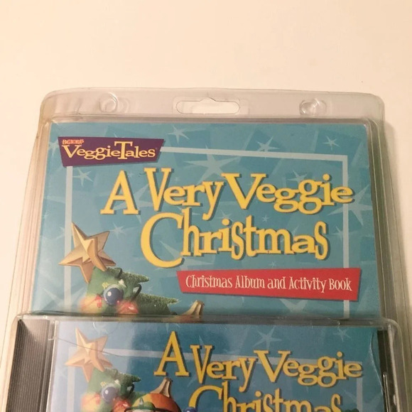 Veggie Tales A Very Veggie Christmas CD Christmas Album And Activity Book - Picture 15 of 16